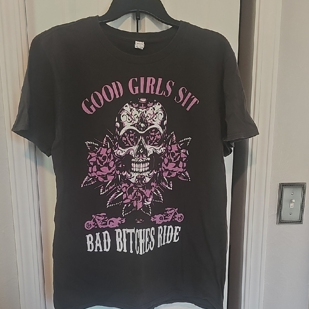 Black Graphic Tee with Pink Skull Design